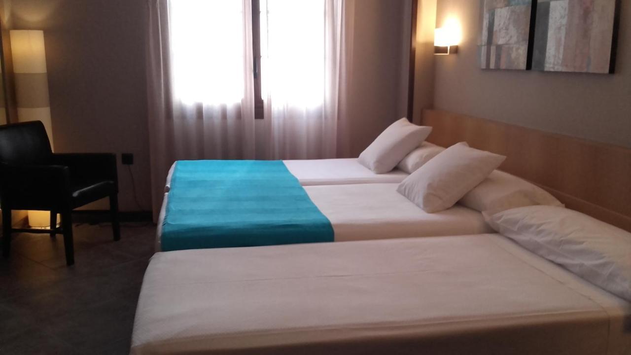 Hostal Rural Villa Vieja Olite Bagian luar foto